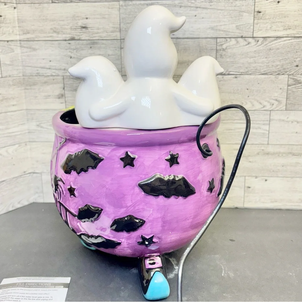 Witch Smoking Cauldron LED Lighted Electric‎ 14